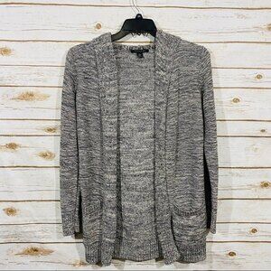 TAHARI women’s gray knit long sleeve sweater sz 6